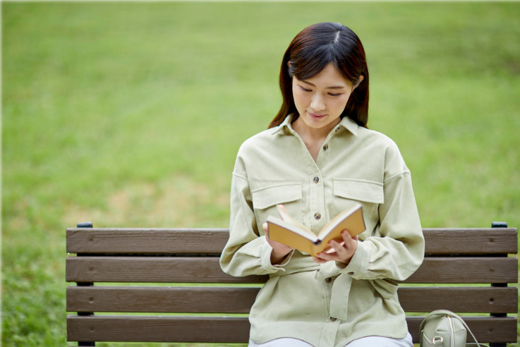 読書する人